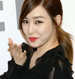 😗 3ab57101 ผู้หญิง, ภาพเหมือน, เกาหลี, คนดัง, แต่งหน้า telegram sticker