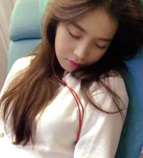 😴 808c1c44 ผู้หญิง, กำลังนอน, พักผ่อน, ภาพเหมือน, ในร่ม, หูฟัง telegram sticker