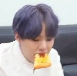 💬 6770e732 Suga kpop, bts, suga, comiendo, pizza whatsapp sticker