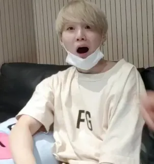 💬 97967162 FG hombre, persona, interior, rubio whatsapp sticker