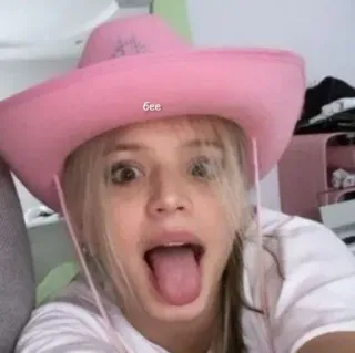 😛 0bb93160 вее retrato, mulher, rosa, chapéu de cowboy, selfie telegram sticker