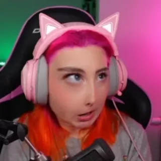 😵‍💫 6e18ed0c whatsapp sticker