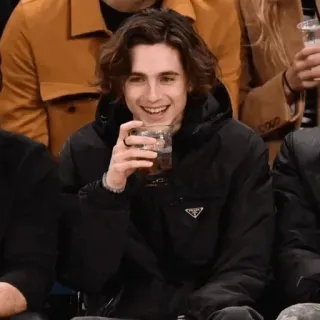 📯 abca4f21 Timothée Chalamet Timothée Chalamet, Schauspieler, Promi, Person, Lächeln, Trinken whatsapp sticker