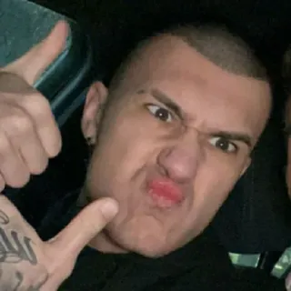 💔 a6994d93 pria, wajah, gestur, tato, eringisan telegram sticker