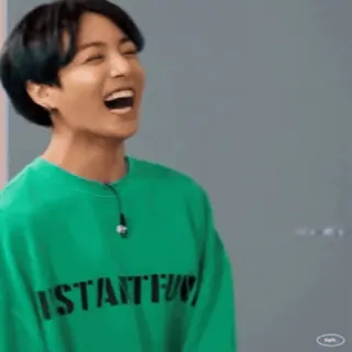 🤣 d0841ec9 JUST STAY FUN 남자, 초록색 셔츠, 웃음, 행복, 사람, 한국인 telegram sticker