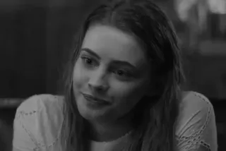 🔗 be609a9b mujer, retrato, escala de grises, cara, persona, sonrisa, actriz, joven adulto telegram sticker