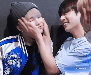 😊 088148e2 ludzie, uśmiech, przyjaźń, uczucie, kpop, bts telegram sticker