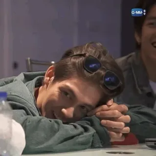 🙂 5b5cd205 telegram sticker