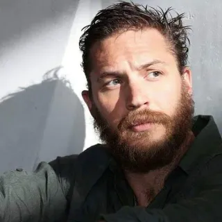 😒 e7b8a47f Tom Hardy ator, homem, barba, retrato, sério telegram sticker