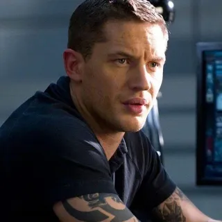 😒 f9b6992f Tom Hardy ator, homem, retrato, celebridade telegram sticker