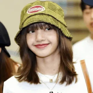 🐚 102af47c Lisa Stüssy kpop, lisa, 时尚, 帽子, stussy, 偶像 telegram sticker