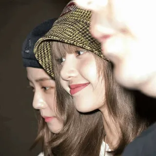 ☁️ 8d5377d3 女性, 人物, 帽子, kpop, lisa, jisoo telegram sticker