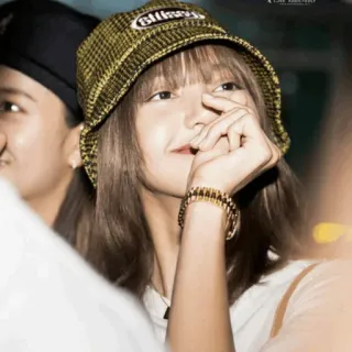 ☁️ c119561a Lisa 人, 女人, 帽子, 渔夫帽, 微笑, kpop, 偶像 telegram sticker