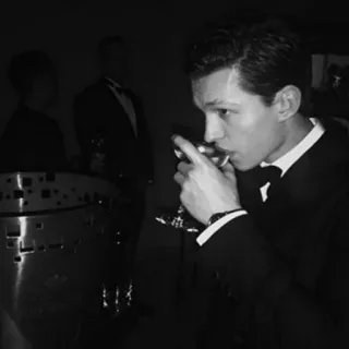 ⚙ 05c334a0 мужчина, костюм, мартини, напиток, черно-белое, коктейль telegram sticker