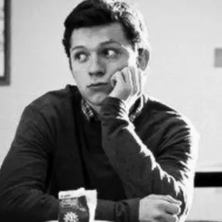 ⚙ 4b7eb66b Tom Holland актер, знаменитость, портрет, мужчина, задумчивый telegram sticker