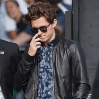 ⚙ 6c937235 Tom Holland том холланд, актер, знаменитость, солнцезащитные очки telegram sticker