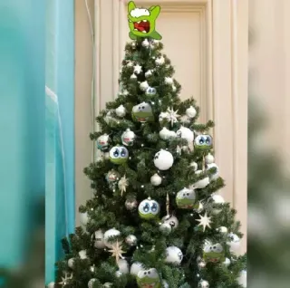 😂 9ef05833 Om Nom Cut the Rope pohon natal, ornamen, om nom, cut the rope, permainan, kartun, liburan, dekorasi telegram sticker