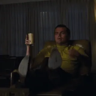 ✅ 9ad7245e Rick Dalton Once Upon a Time in Hollywood Leonardo DiCaprio, Rick Dalton, Once Upon a Time in Hollywood, Film, Schauspieler, Gelber Rollkragenpullover, Stuhl whatsapp sticker