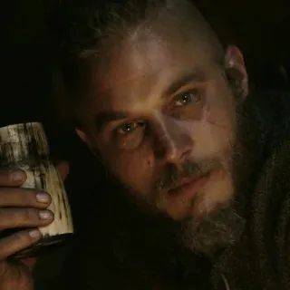 🩸 116fc402 Ragnar Lothbrok Vikings Рагнар Лодброк, Викинги, Трэвис Фиммел, Норвежский, Воин, Рог для питья telegram sticker