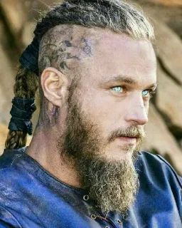 🩸 1e260e5f Ragnar Lothbrok Vikings рагнар, лотброк, викинги, история, исторический, сериал, персонаж, тв сериал, скандинавский, воин telegram sticker