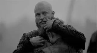 🩸 5ed5aa7e Ragnar Lothbrok Vikings Рагнар Лодброк, Викинги, Отец, Сын, Объятие, Сериал, History Channel telegram sticker