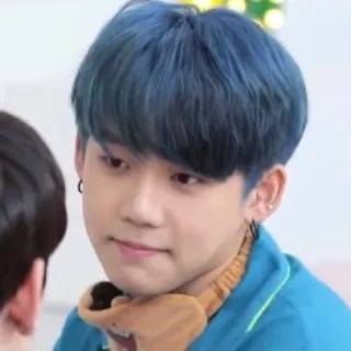 😙 7ff97058 ผู้ชาย, ผมสีฟ้า, คน, ต่างหู telegram sticker