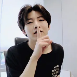 🤫 18f34b34 人物, 指差し, 静寂, 男性, ポートレート telegram sticker