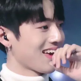 🤭 329293c2 telegram sticker