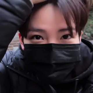 🥰 5be862a1 personne, masque, visage, portrait, hiver, veste telegram sticker