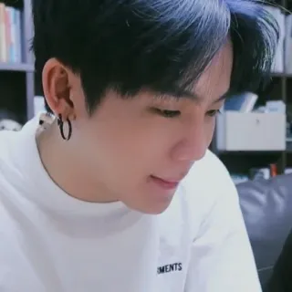 😊 6b90f0c7 MENTS homme, boucles d'oreilles, bijoux, t-shirt, décontracté telegram sticker