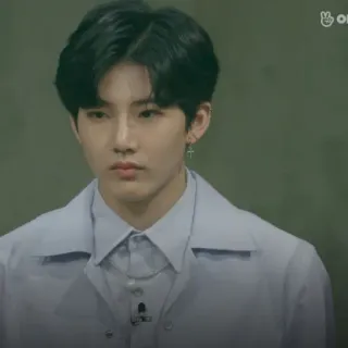 😕 81cb4b5d homme, kpop, acteur, mannequin, asiatique, portrait, personne telegram sticker