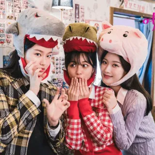 💕 10e6ba6d друзья, шляпы, акула, динозавр, свинья, смешной whatsapp sticker