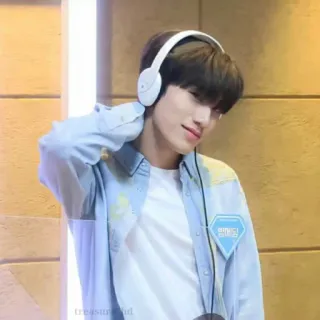 😎 f7f649da 최현석 man, koptelefoon, portret, Koreaans, muziek, idool telegram sticker