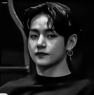 🖇 32bfb782 chân dung, đàn ông, người, kpop, bông tai, trắng đen telegram sticker