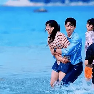 ❤️‍🔥 d74496c2 beach, hug, ocean, friends, water, summer telegram sticker