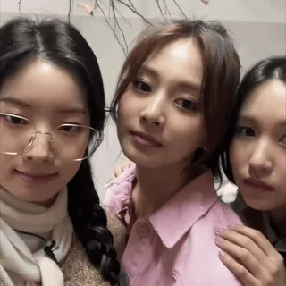 Twice Stickers @kpopstickeerss :: @fStikBot telegram stickers