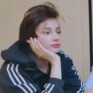 🪄 bb491332 pessoa, retrato, menino, homem, casual, interior, close-up whatsapp sticker