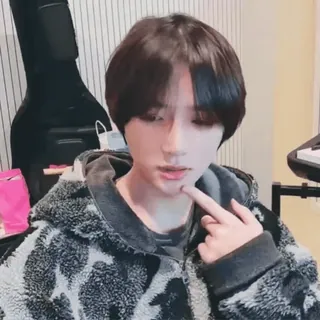 🤔 d058f614 telegram sticker