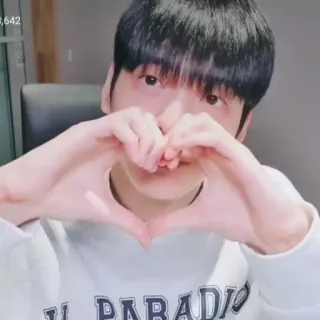 ☁️ 7258ee0c UL PARADI coração, amor, pessoa, coreano, asiático whatsapp sticker