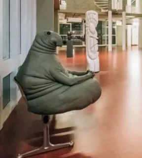 😑 b7ab0227 скульптура, стул, музей, искусство, странный telegram sticker