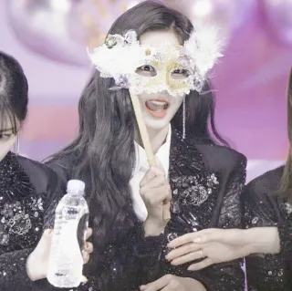 🖱 5ae7123a kobieta, maska, impreza, moda, elegancki, sukienka telegram sticker