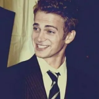 ⛓ 808595ba Hayden Christensen นักแสดง, คนดัง, ผู้ชาย, ยิ้ม, สูท telegram sticker