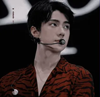 🕸 9a23d480 인물사진, 남자, 아시아인, 가수, 마이크, 사람 whatsapp sticker