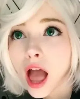 🏩 b7e67577 face, woman, close-up, expression, portrait, female telegram sticker