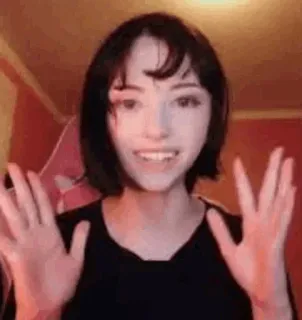 🏩 c26063cd woman, person, portrait, smile, happy, waving telegram sticker