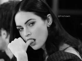 Megan Fox whatsapp stickers