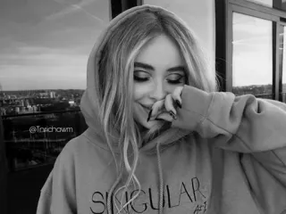 🗞 c2ddf245 Sabrina Carpenter นักร้อง, นักแสดง, คนดัง, ขาวดำ, ภาพเหมือน telegram sticker