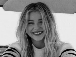 🗞 c627894f Chloe Grace Moretz นักแสดงหญิง, ผู้หญิง, ยิ้ม, ผมบลอนด์, คนดัง telegram sticker
