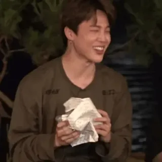 🍾 5dbf7916 orang, tersenyum, tertawa, selebriti, pria, dalam ruangan telegram sticker