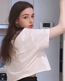 👀 22321cd7 donna, camicia bianca, ritratto, ragazza, adolescente, interno whatsapp sticker